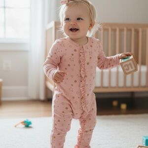 Charming Pink Star Patterned Footie